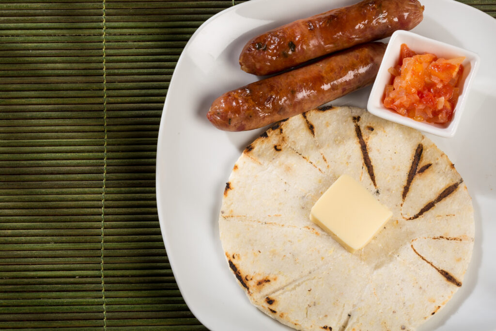 Arepa paisa tradicional en el Tour de la Arepa